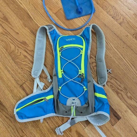 Hydration Backpack - Picture 3 of 8
